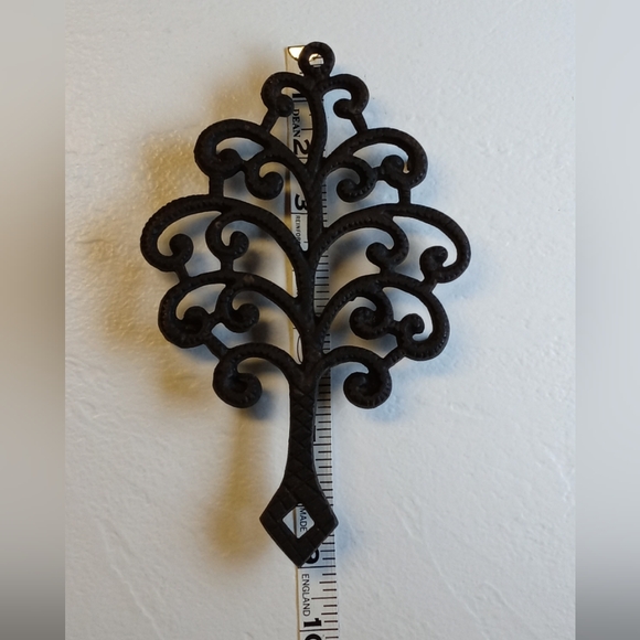Wilton Cast Iron Footed Trivet Family Tree Design - Picture 3 of 7